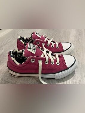 Converse Low Top Sneakers - Fuchsia with Leopard Lining